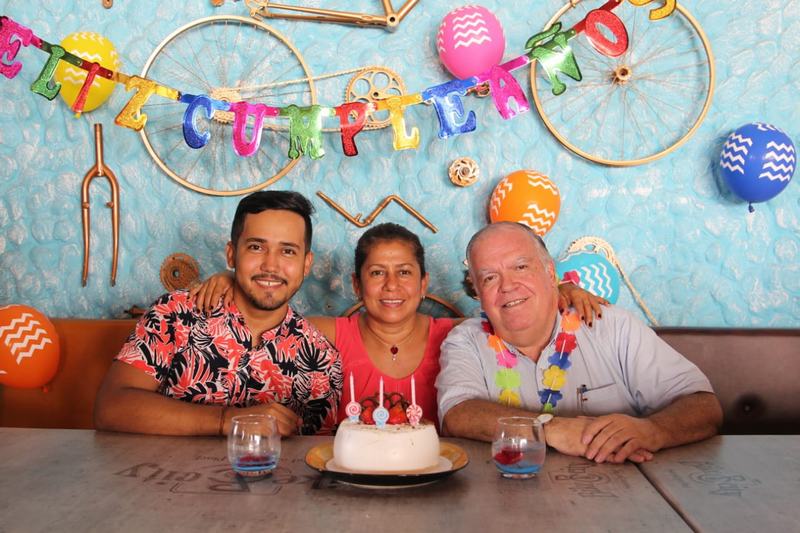 Los cumpleañeros, Rubén de la Vega, Johana Ortiz y Luis Fernando Escobar